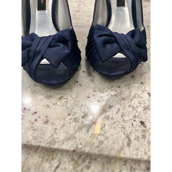 Nina Navy Satin Fabric Open Toe Formal Heels Sz 7 EUC - Picture 4 of 7